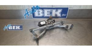 Used Wiper motor + mechanism Renault Clio IV (5R) 1.5 Energy dCi 90 FAP Price € 100,00 Margin scheme offered by Auto Bek