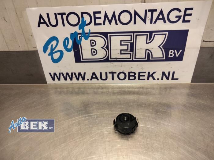 Begagnade Regnsensor Renault Clio IV (5R) 1.5 Energy dCi 90 FAP Pris € 15,00 Marginaltabell erbjuds av Auto Bek