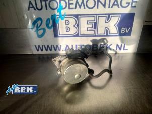 Usagé Pompe à vide (diesel) Dacia Duster (HS) 1.5 dCi Prix € 35,00 Règlement à la marge proposé par Auto Bek