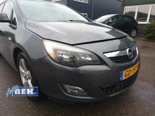 Used Knuckle, front right Opel Astra J Sports Tourer (PD8/PE8/PF8) 1.7 CDTi 16V Price on request offered by Auto Bek