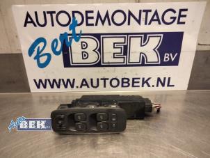 Używane Przelacznik combi okienny Volvo V40 (VW) 2.0 16V Cena € 24,00 Procedura marży oferowane przez Auto Bek