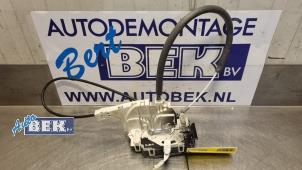 Used Electronic ignition key Volkswagen Crafter 2.5 TDI 30/32/35/46/50 Price € 150,00 Margin scheme offered by Auto Bek