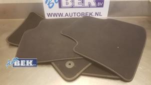Usagé Kit tapis Volkswagen Passat (3G2) 1.4 GTE Hybrid 16V Prix € 34,99 Règlement à la marge proposé par Auto Bek