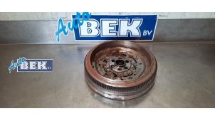 Used Dual mass flywheel Volkswagen Multivan T5 (7E/7HC/7HF/7HM) 2.0 BiTDI DRF Price on request offered by Auto Bek