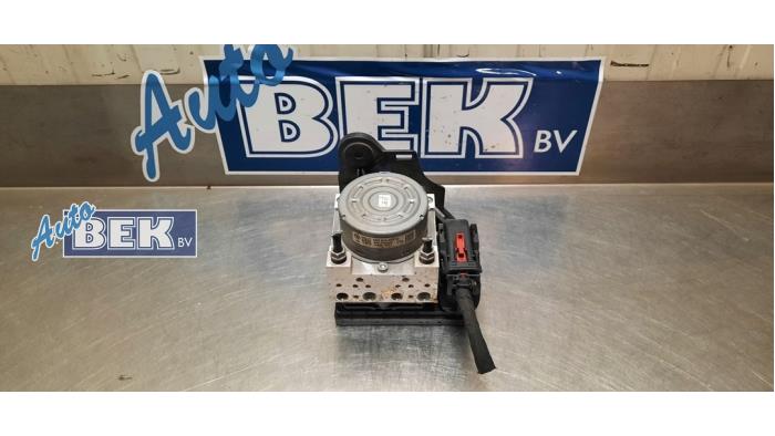 Begagnade ABS-pump Seat Leon (5FB) 2.0 TDI Ecomotive 16V Pris € 145,00 Marginaltabell erbjuds av Auto Bek