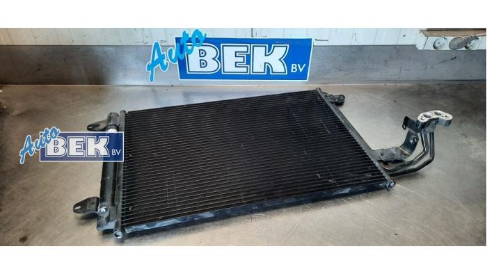 Usagé Condenseur de climatisation Volkswagen Golf V Variant 4Motion (1K5) 1.9 TDI Prix € 40,00 Règlement à la marge proposé par Auto Bek