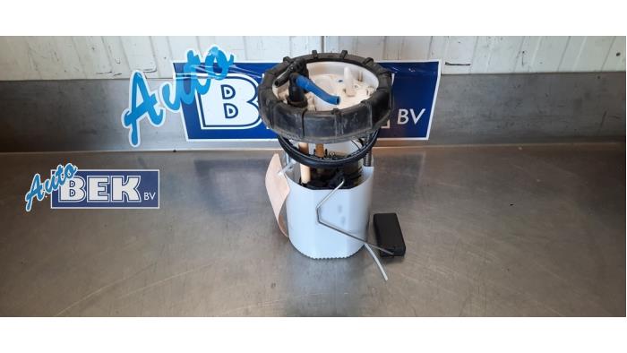 Usagé Pompe à carburant Volkswagen Polo V (6R) 1.6 16V Prix € 30,00 Règlement à la marge proposé par Auto Bek