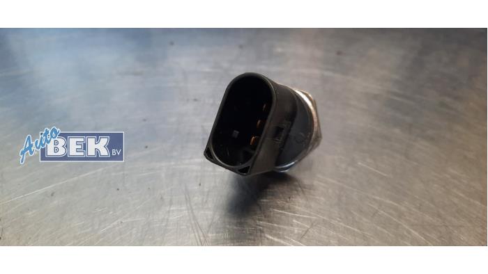 Usagé Capteur de pression carburant Volkswagen Caddy Alltrack Combi 1.4 TSI 16V Prix € 20,00 Règlement à la marge proposé par Auto Bek