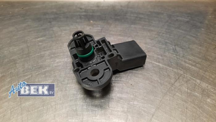 Fuel pressure sensor from a Volkswagen Amarok 2.0 BiTDI 16V 140 2015