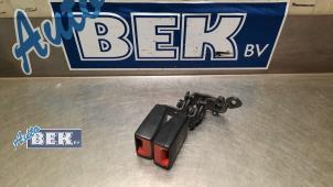 Used Rear seatbelt buckle, centre Volkswagen Golf VII (AUA) 1.0 TSI 12V BlueMotion Price € 17,95 Margin scheme offered by Auto Bek