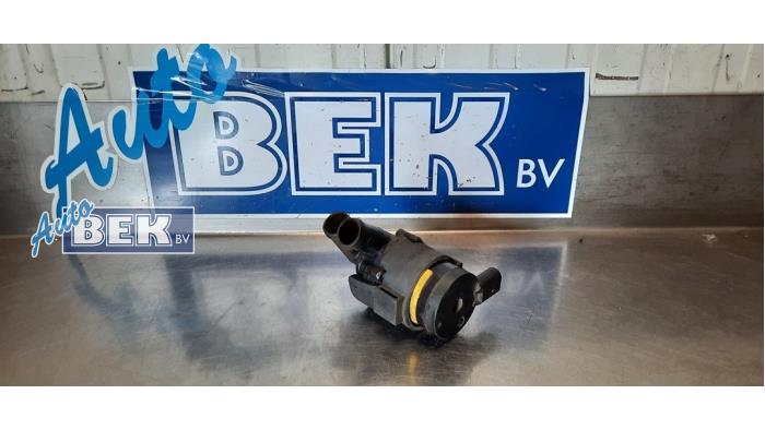 Begagnade Extra vattenpump Volkswagen Transporter/Caravelle T6 2.0 TSI 4Motion Pris € 50,00 Marginaltabell erbjuds av Auto Bek