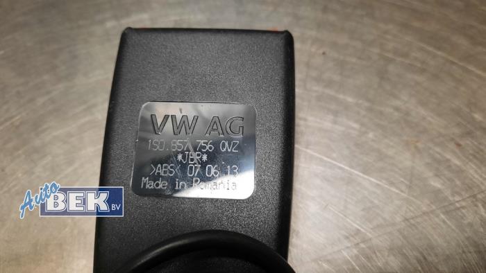 Front seatbelt buckle, right from a Volkswagen Up! (121) 1.0 12V 75 2013