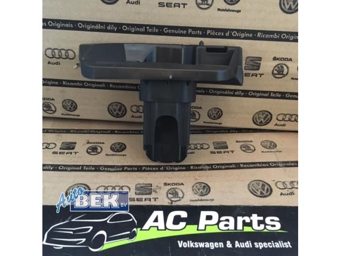 Headlight washer nozzle holder – 5G0807941