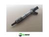 Injector (diesel) from a Volkswagen Caddy 2020