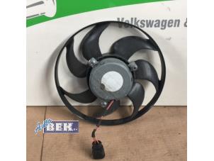 Usagé Ventilateur Volkswagen Caddy III (2KA,2KH,2CA,2CH) 2.0 SDI Prix € 34,99 Règlement à la marge proposé par Auto Bek