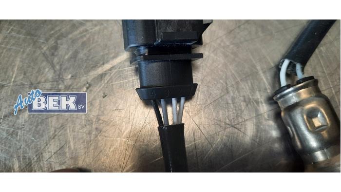 Lambda probe from a Skoda Octavia Combi (5EAC) 2.0 TSI RS 245 16V 2018