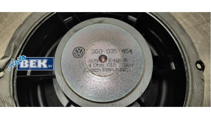 Altavoz de un Volkswagen Passat (3G2) 1.4 GTE Hybrid 16V 2018