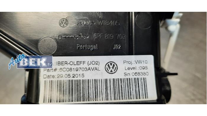 Grille aération tableau de bord d'un Volkswagen Polo V (6R) 1.0 TSI 12V BlueMotion 2016