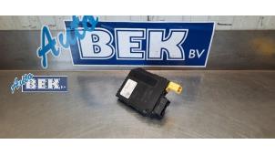 Używane Modul kolumny kierowniczej Volkswagen Caddy Combi III (2KB,2KJ) 1.6 Cena € 40,00 Procedura marży oferowane przez Auto Bek