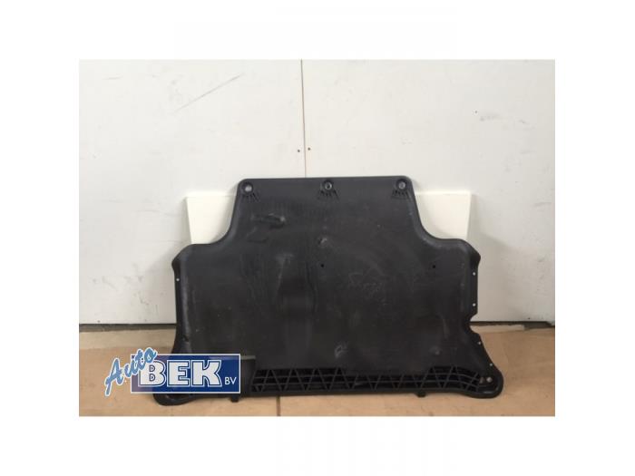 Usagé Couverture moteur Volkswagen Golf VII (AUA) 1.4 TSI 16V Prix sur demande proposé par Auto Bek