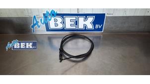 Used Bonnet release cable Volkswagen Up! (121) 1.0 12V 75 Price € 10,00 Margin scheme offered by Auto Bek