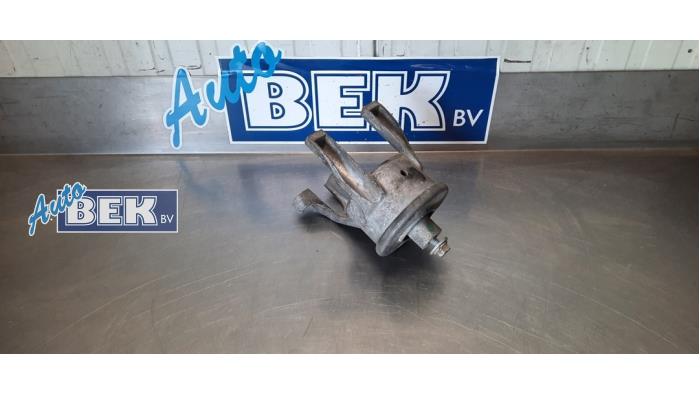 Used Engine mount Volkswagen Multivan T5 (7E/7HC/7HF/7HM) 2.0 TDI 16V Price € 30,00 Margin scheme offered by Auto Bek