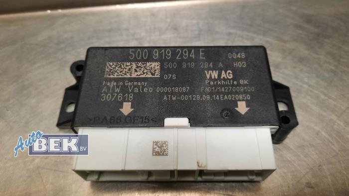 PDC Module from a Volkswagen Golf VII Variant (AUVV) 1.2 TSI BlueMotion 16V 2014
