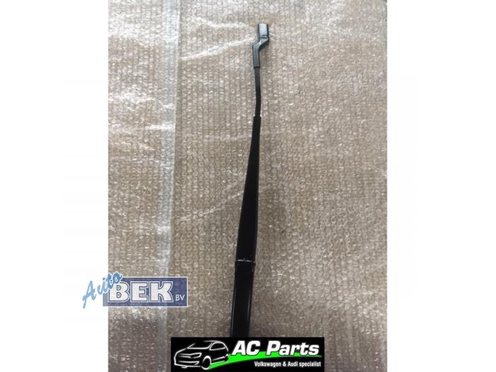Begagnade Diverse Volkswagen Golf VII (AUA) 1.0 TSI 12V BlueMotion Pris € 14,95 Marginaltabell erbjuds av Auto Bek