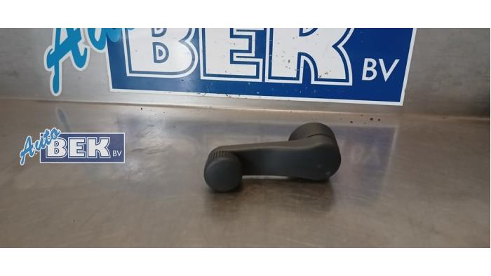 Używane Rózne Volkswagen Caddy III (2KA,2KH,2CA,2CH) 1.4 16V Cena € 4,95 Procedura marży oferowane przez Auto Bek