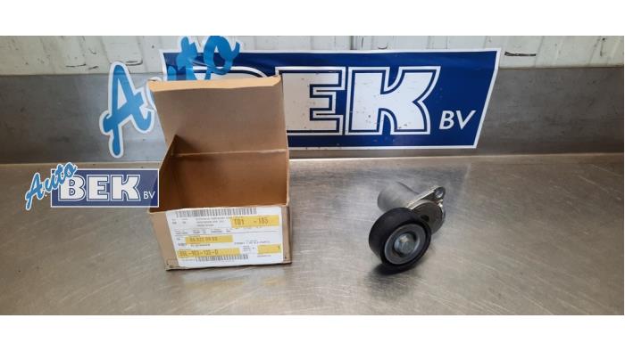 Usados Rodillo tensor correa múltiple Volkswagen Tiguan Allspace (BW2) 2.0 TSI 16V 4Motion Precio € 25,00 Norma de margen ofrecido por Auto Bek