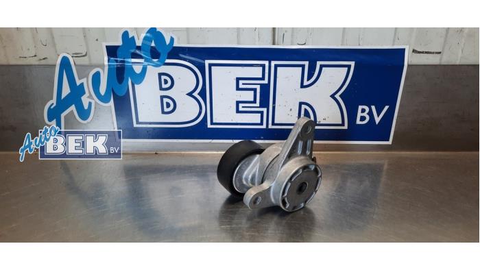 Usados Rodillo tensor correa múltiple Volkswagen Golf VII (AUA) 2.0 TDI 16V Precio € 27,00 Norma de margen ofrecido por Auto Bek