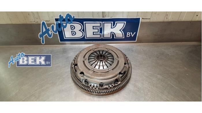 Used Clutch kit (complete) Volkswagen Polo V (6R) 1.6 16V Price € 175,00 Margin scheme offered by Auto Bek