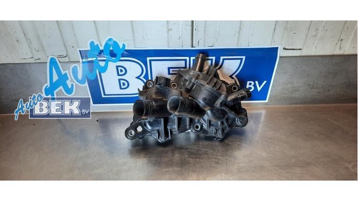 Usagé Pompe à eau Volkswagen Polo V (6R) 1.0 12V BlueMotion Technology Prix € 39,95 Règlement à la marge proposé par Auto Bek