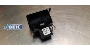 Used Light sensor Volkswagen Polo V (6R) 1.4 TDI 12V 90 Price on request offered by Auto Bek