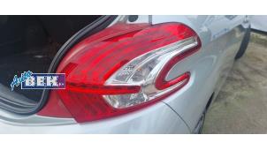 Used Taillight, right Peugeot 208 I (CA/CC/CK/CL) 1.6 Blue HDi 115 Price € 50,00 Margin scheme offered by Auto Bek
