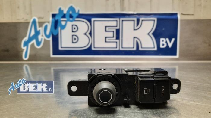 Usagé Commande ordinateur de bord Peugeot 208 I (CA/CC/CK/CL) 1.6 Blue HDi 115 Prix € 30,00 Règlement à la marge proposé par Auto Bek