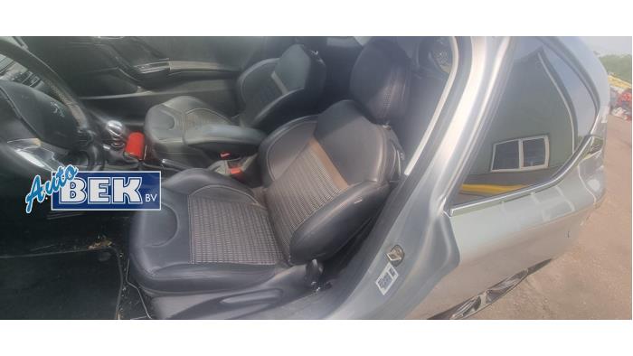 Set of upholstery (complete) from a Peugeot 208 I (CA/CC/CK/CL) 1.6 Blue HDi 115 2012