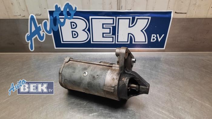 Starter from a Peugeot 208 I (CA/CC/CK/CL) 1.6 Blue HDi 115 2012
