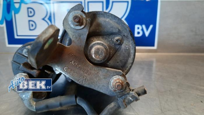 Usagé Démarreur Audi A4 Avant (B6) 2.0 20V Prix € 15,00 Règlement à la marge proposé par Auto Bek