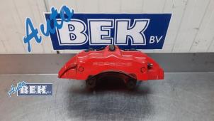 Gebrauchte Bremszange links vorne Porsche Cayenne (9PA) 4.5 V8 32V Turbo Preis auf Anfrage angeboten von Auto Bek