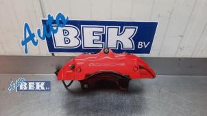 Used Front brake calliper, right Porsche Cayenne (9PA) 4.5 V8 32V Turbo Price on request offered by Auto Bek