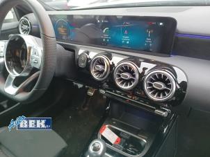 Używane Licznik kilometrów KM Mercedes A (177.0) 1.3 A-160 Turbo 16V Cena € 1.000,00 Procedura marży oferowane przez Auto Bek