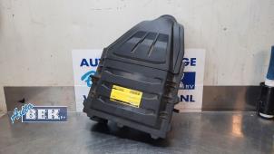 Używane Obudowa filtra powietrza Volkswagen Polo VI (AW1) 1.0 TSI 12V Cena € 35,00 Procedura marży oferowane przez Auto Bek