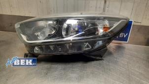 Used Headlight, left Renault Captur (2R) 1.5 Energy dCi 110 FAP Price € 50,00 Margin scheme offered by Auto Bek