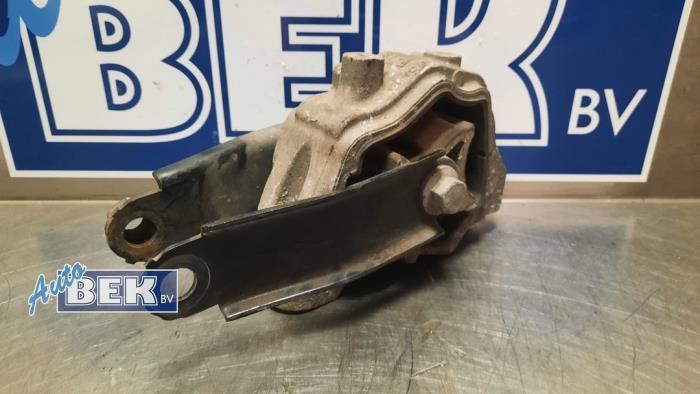 Used Engine mount Volvo S60 II (FS) 2.0 D3 20V Price € 30,00 Margin scheme offered by Auto Bek