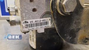 ABS Pumpe van een Dodge Caliber 2.0 CRD 16V 2007