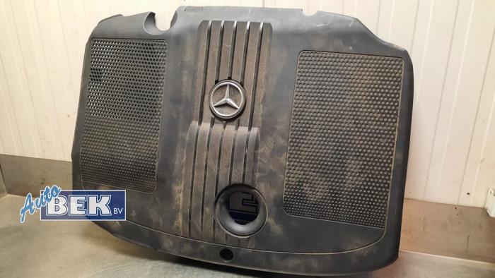 Engine protection panel from a Mercedes-Benz E (W212) E-200 CDI 16V BlueEfficiency,BlueTEC 2015