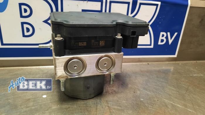 Begagnade ABS-pump Nissan Micra (K14) 1.0 12V Pris € 75,00 Marginaltabell erbjuds av Auto Bek