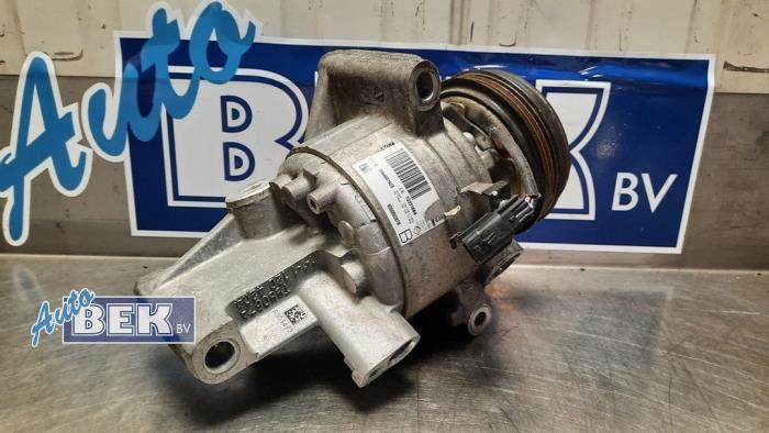 Air conditioning pump from a Nissan Micra (K14) 1.0 12V 2018