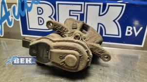 Used Rear brake calliper, left Audi A4 Avant (B8) 2.0 TDI 16V Price on request offered by Auto Bek